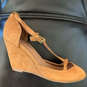 Jefferey Campbell x Free People nude suede wedges